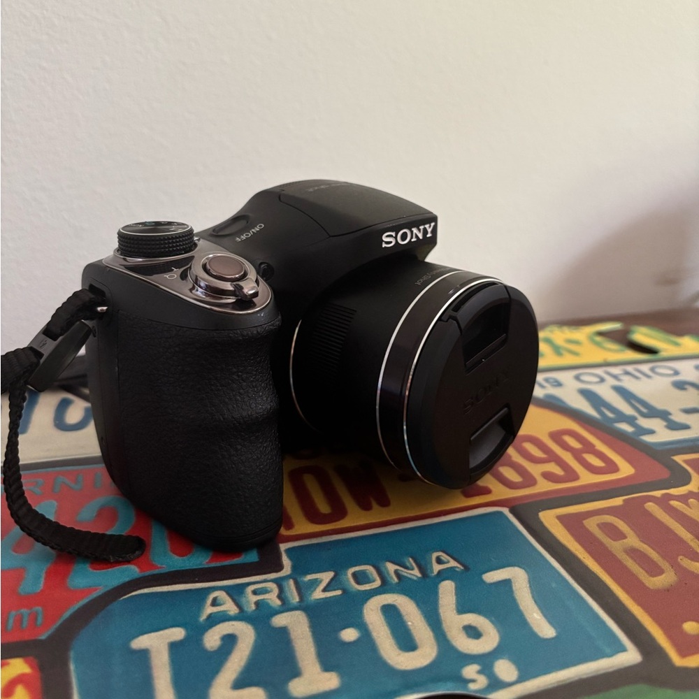 Sony - Cybershot - DSC-H300 Digital Camera